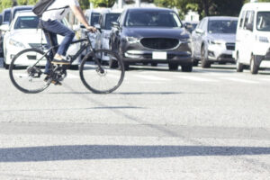 自転車と自動車の接触事故の過失割合・慰謝料計算方法【注意点も解説】