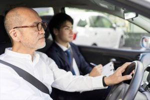 教習車の事故は運転者本人が責任を負う！保険の適用や仮免許の扱いについて