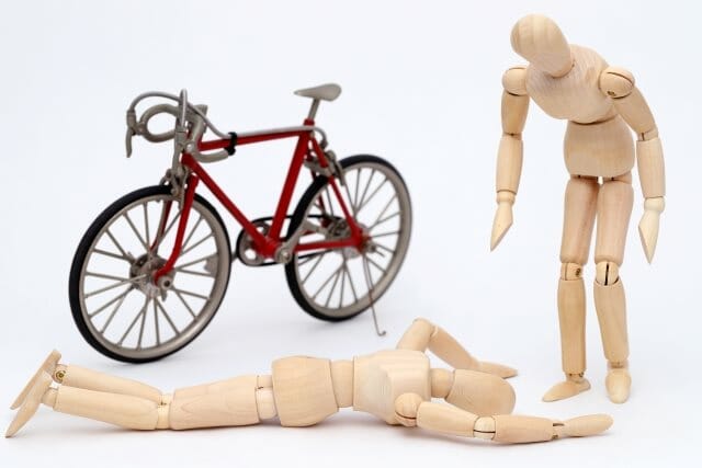 自転車と自動車の事故 事故対応や事故割合など