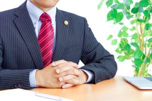 問題社員を解雇する際は弁護士へ依頼！従業員を辞めさせる方法や依頼費用