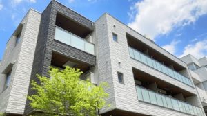 借主が死亡した際の使用貸借契約はどうなる？相続の可否と立ち退きトラブル対策