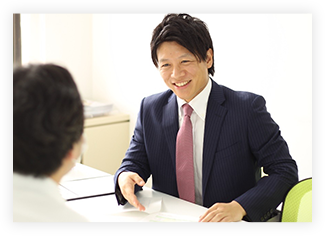 無料相談で疑問を解消!10人中4人は無料相談で完結しています。